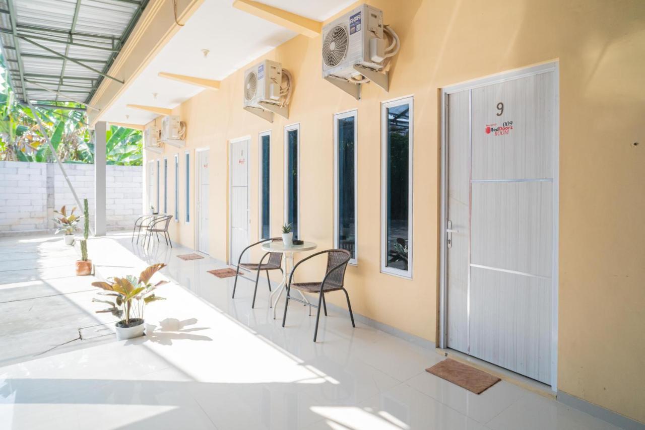 RedDoorz Syariah At Winong Nganjuk Hotel Bagian luar foto