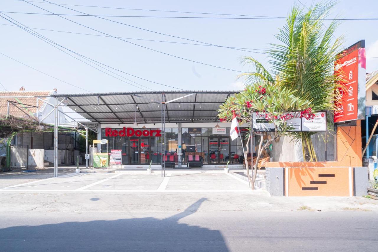 RedDoorz Syariah At Winong Nganjuk Hotel Bagian luar foto