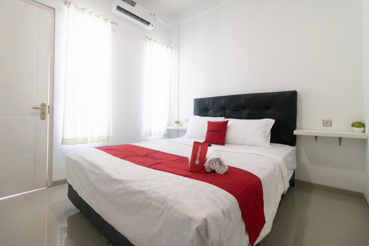 RedDoorz Syariah At Winong Nganjuk Hotel Bagian luar foto