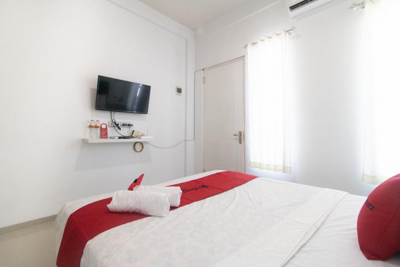 RedDoorz Syariah At Winong Nganjuk Hotel Bagian luar foto