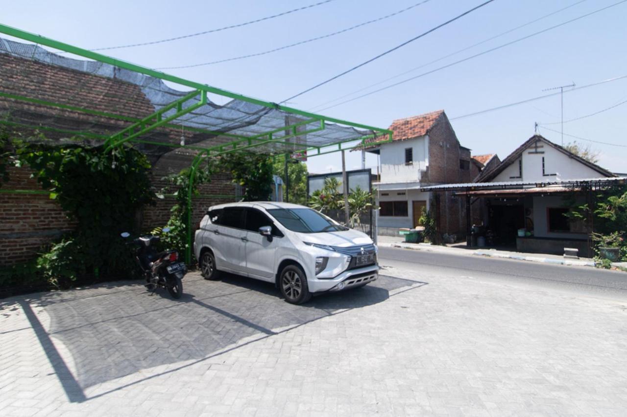 RedDoorz Syariah At Winong Nganjuk Hotel Bagian luar foto